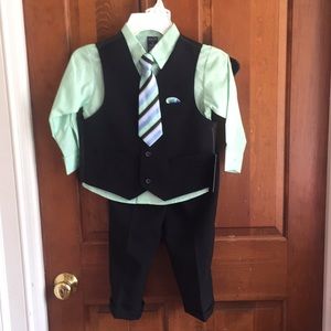 Boys NEW NWT Arrow dress up